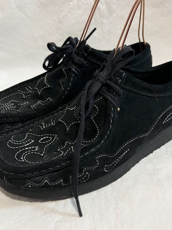 Supreme x Clarks Originals Wallabee shoe black suede mens 8.5 western stitched main image 5